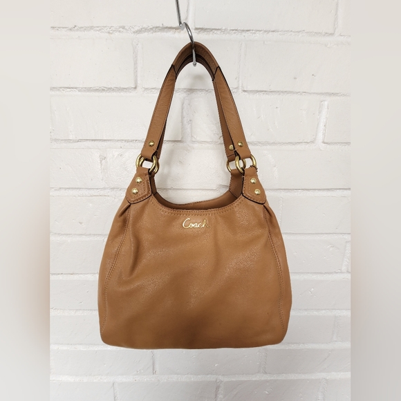 Coach Camel Hobo bag and matching wallet - Picture 10 of 14
